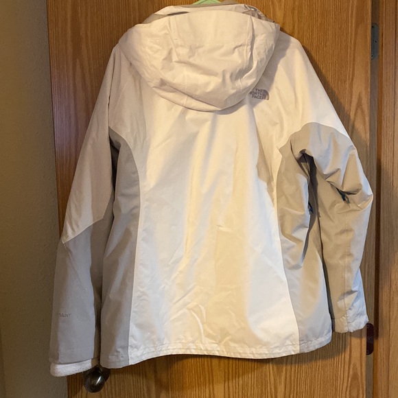 Gray & White Jacket - The North Face - Picture 9 of 16